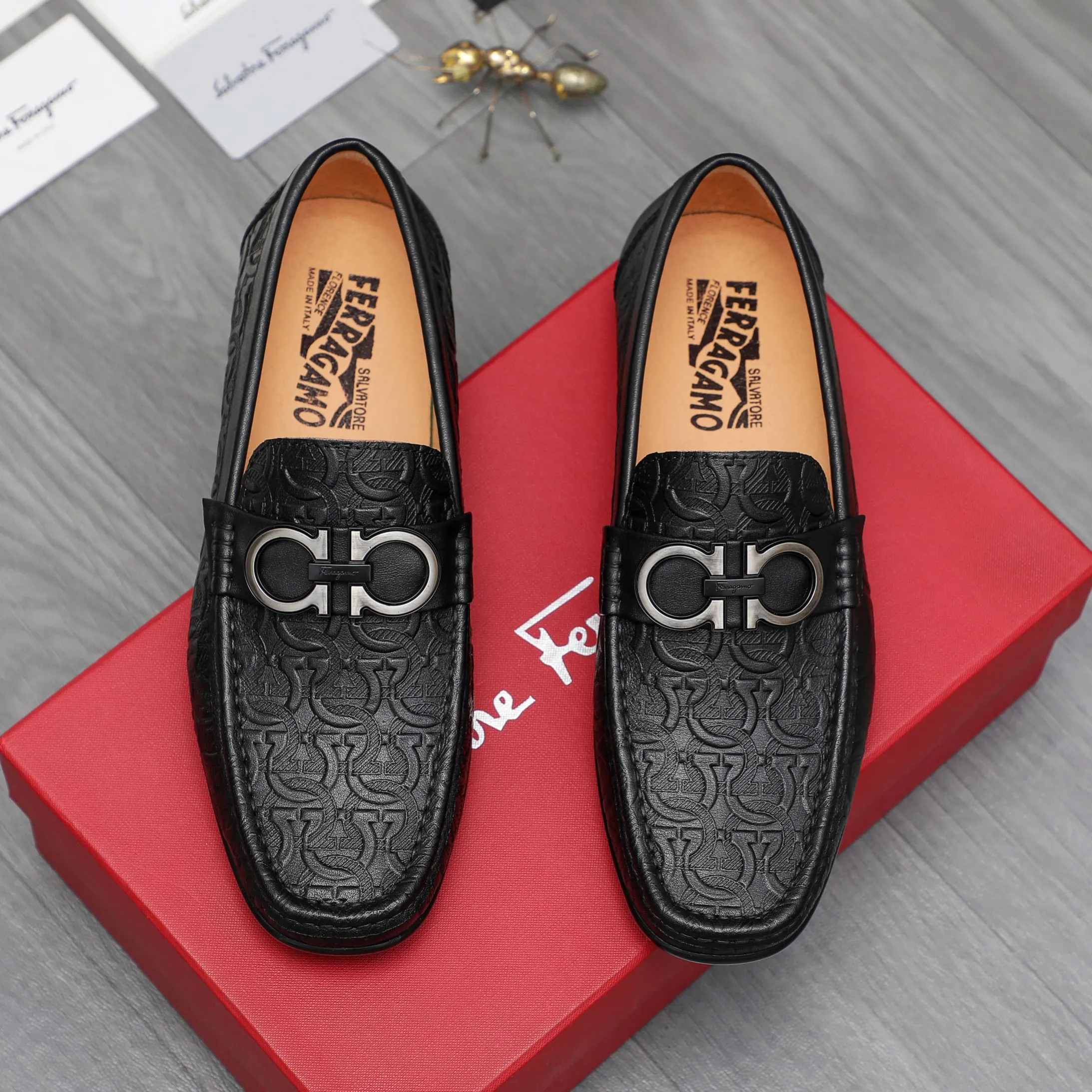 Men's shoes 💰380 Product trademark: Ferragamo "Ferragamo" casual slip-on shoes Regular size: 38-45 (45. Customized, non-returnable) Product materials: Selected embossed cowhide upper, pigskin lining, rubber outsole